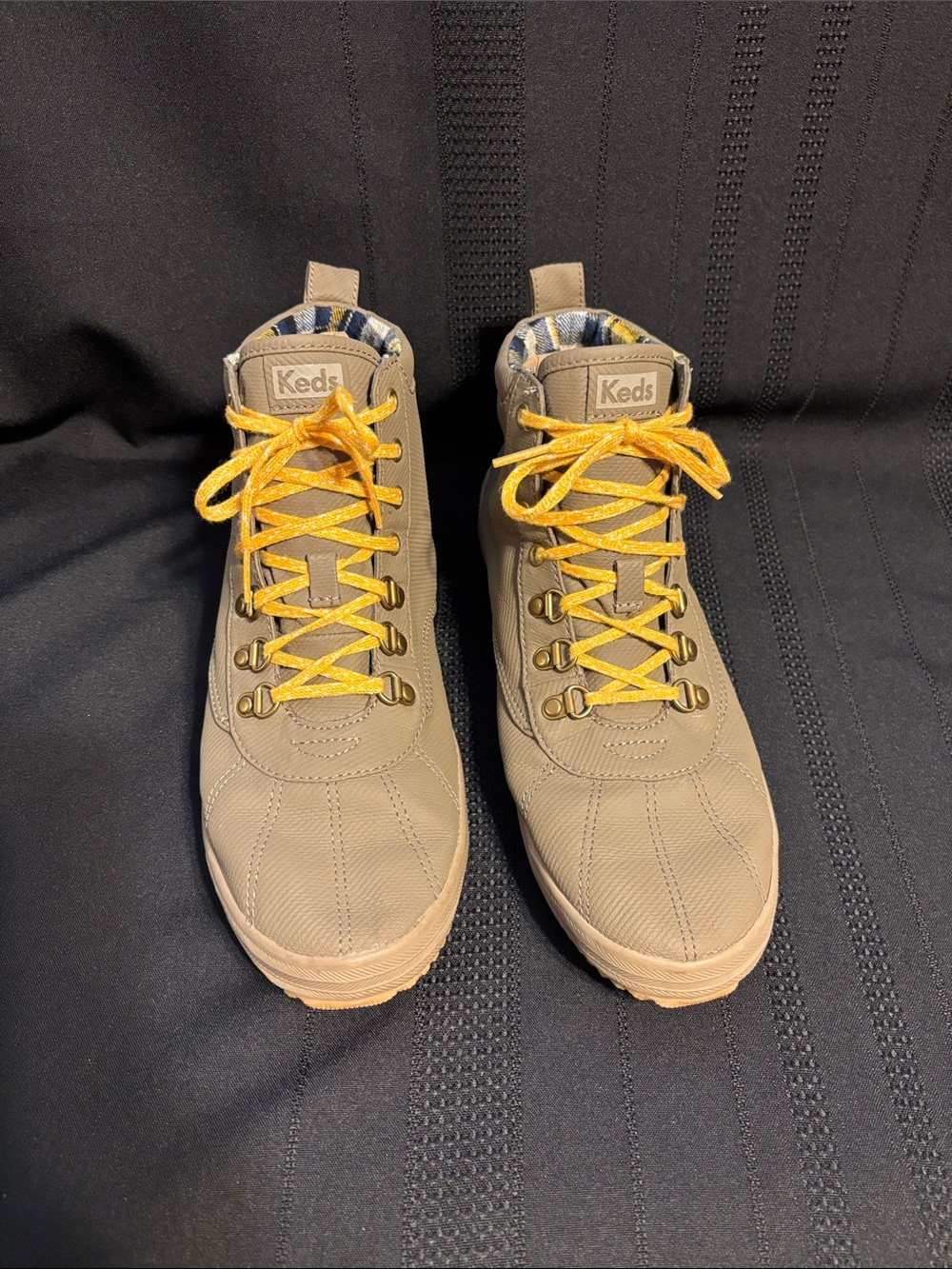 Keds Women’s Scout 2 Tan Canvas High-Top Boots with Yellow Laces Size 10